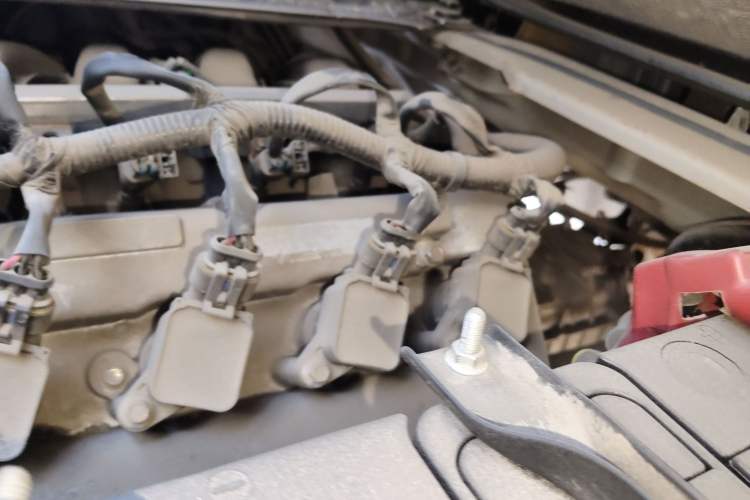 Used Dongfeng Xiaokang K05S 2019 1.2L Practical Version China VI Standard DK12 Engine Bay Left