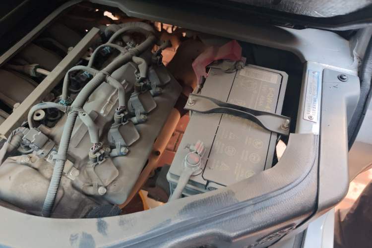 Used Dongfeng Xiaokang K05S 2019 1.2L Practical Version China VI Standard DK12 Engine Bay Left