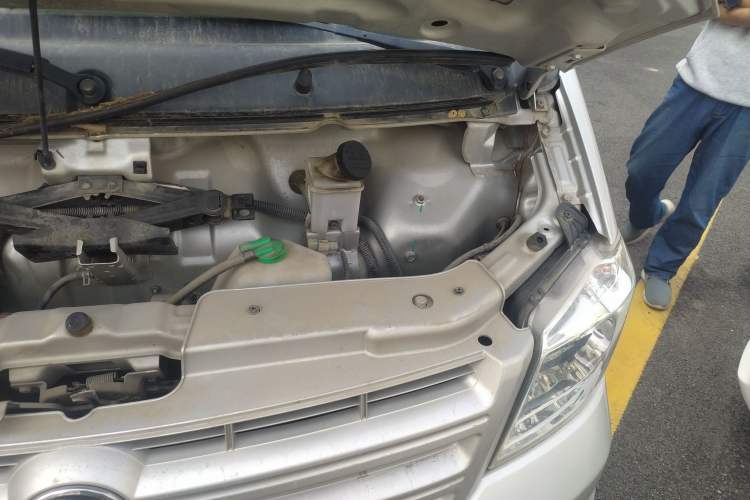 Used Dongfeng Xiaokang K05S 2019 1.2L Practical Version China VI Standard DK12 Engine Bay Left