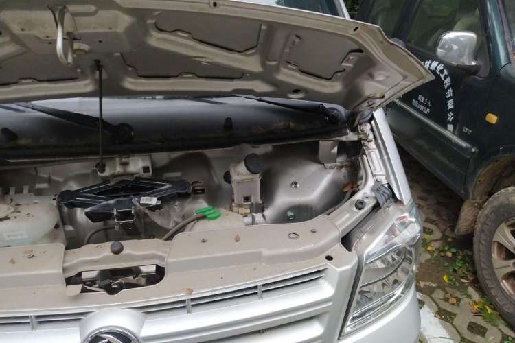 Used Dongfeng Xiaokang K05S 2019 1.2L Practical Version China VI Standard DK12 Engine Bay Left