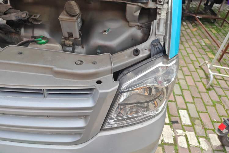 Used Dongfeng Xiaokang K05S 2019 1.2L Practical Version China VI Standard DK12 Engine Bay Left
