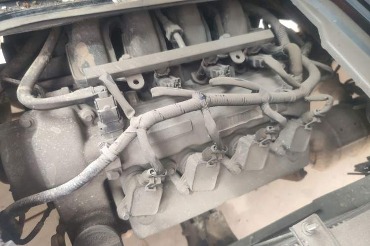 Used Dongfeng Xiaokang K05S 2019 1.2L Practical Version China VI Standard DK12 Engine Bay Left