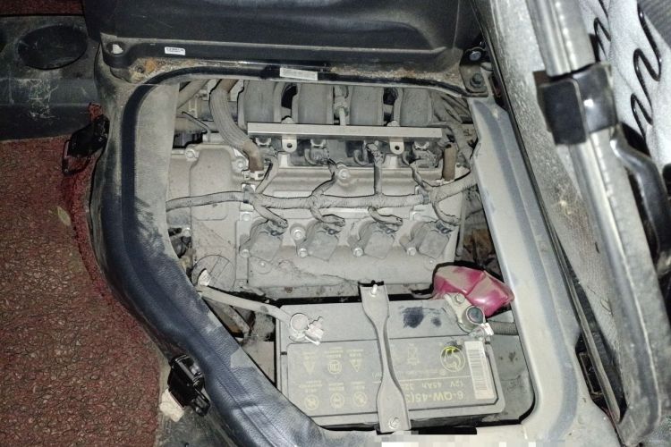 Used Dongfeng Xiaokang K05S 2019 1.2L Practical Version China VI Standard DK12 Engine Bay