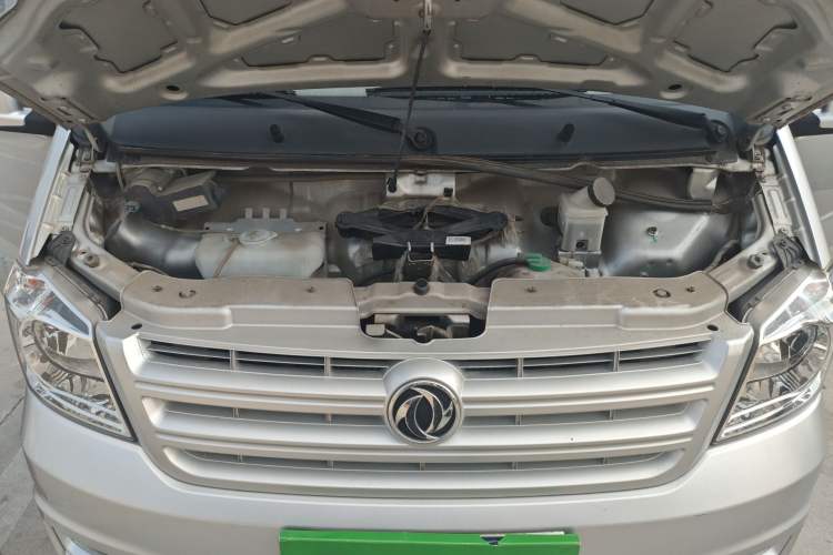 Used Dongfeng Xiaokang K05S 2019 1.2L Practical Version China VI Standard DK12 Engine Bay