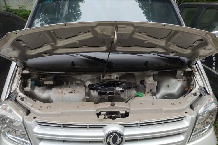 Used Dongfeng Xiaokang K05S 2019 1.2L Practical Version China VI Standard DK12 Engine Bay