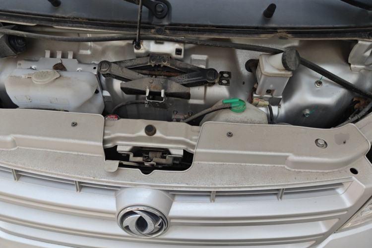 Used Dongfeng Xiaokang K05S 2019 1.2L Practical Version China VI Standard DK12 Engine Bay