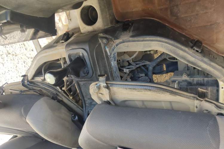 Used Dongfeng Xiaokang K05S 2019 1.2L Practical Version China VI Standard DK12 Engine Bay