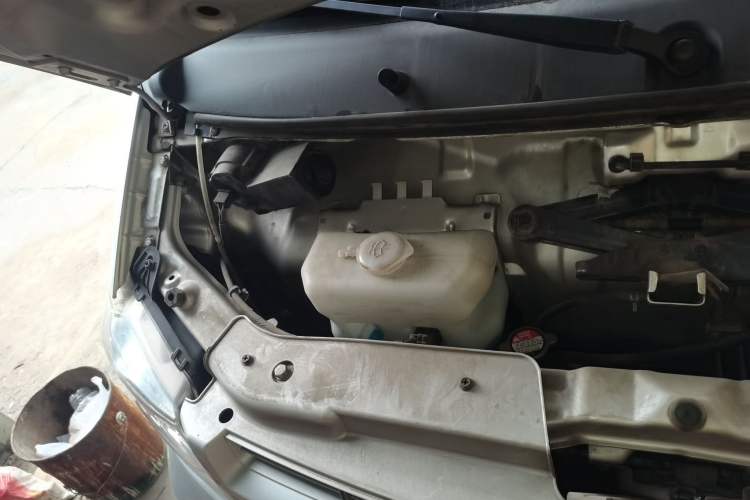 Used Dongfeng Xiaokang K05S 2019 1.2L Practical Version China VI Standard DK12 Engine Bay Right
