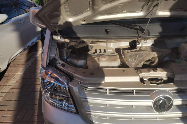 Used Dongfeng Xiaokang K05S 2019 1.2L Practical Version China VI Standard DK12 Engine Bay Right