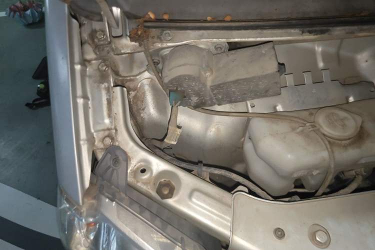 Used Dongfeng Xiaokang K05S 2019 1.2L Practical Version China VI Standard DK12 Engine Bay Right
