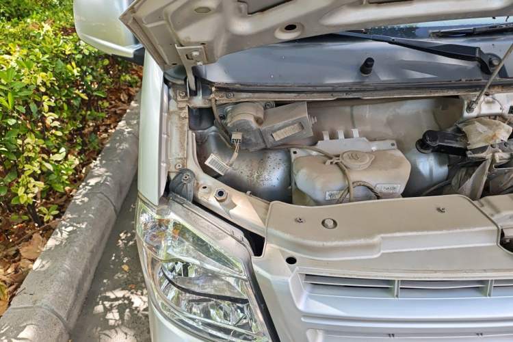 Used Dongfeng Xiaokang K05S 2019 1.2L Practical Version China VI Standard DK12 Engine Bay Right