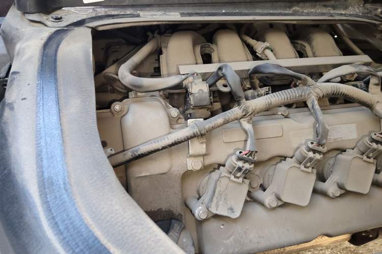 Used Dongfeng Xiaokang K05S 2019 1.2L Practical Version China VI Standard DK12 Engine Bay Right