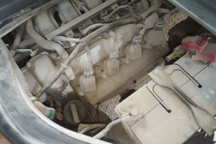 Used Dongfeng Xiaokang K05S 2019 1.2L Practical Version China VI Standard DK12 Engine Bay Right