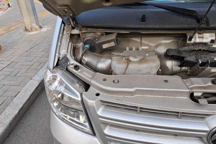 Used Dongfeng Xiaokang K05S 2019 1.2L Practical Version China VI Standard DK12 Engine Bay Right