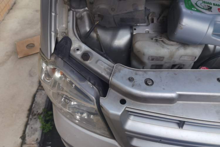 Used Dongfeng Xiaokang K05S 2019 1.2L Practical Version China VI Standard DK12 Engine Bay Right