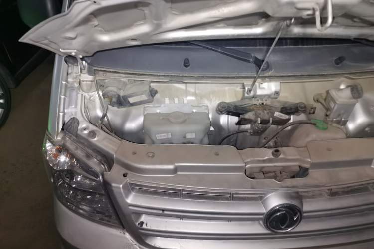 Used Dongfeng Xiaokang K05S 2019 1.2L Practical Version China VI Standard DK12 Engine Bay Right