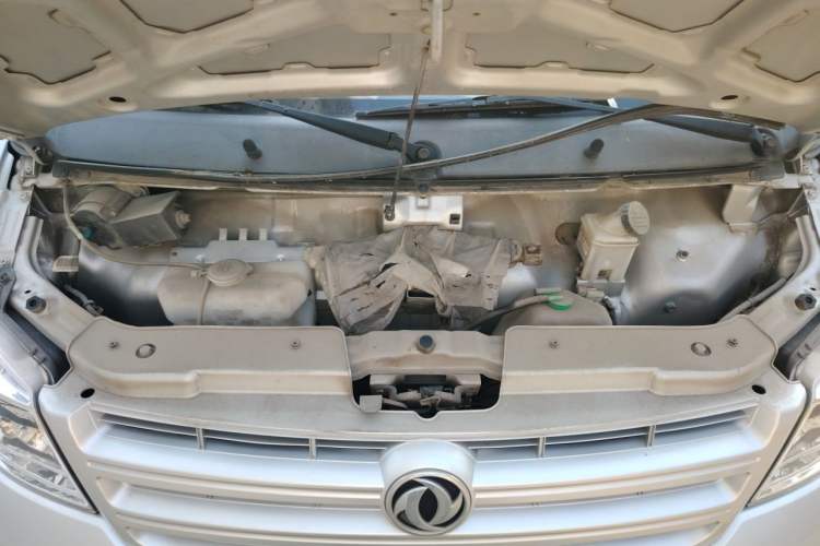 Used Dongfeng Xiaokang K05S 2019 1.2L Practical Version China VI Standard DK12 Engine Bay