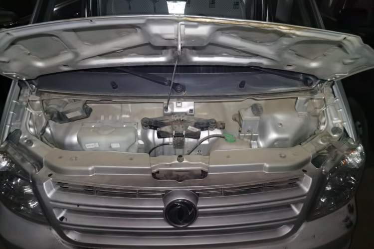 Used Dongfeng Xiaokang K05S 2019 1.2L Practical Version China VI Standard DK12 Engine Bay
