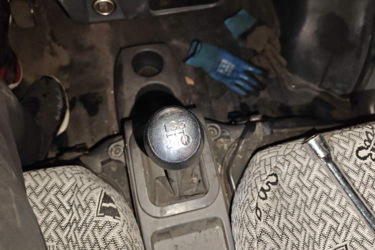 Used Dongfeng Xiaokang K05S 2019 1.2L Practical Version China VI Standard DK12 Gear Lever