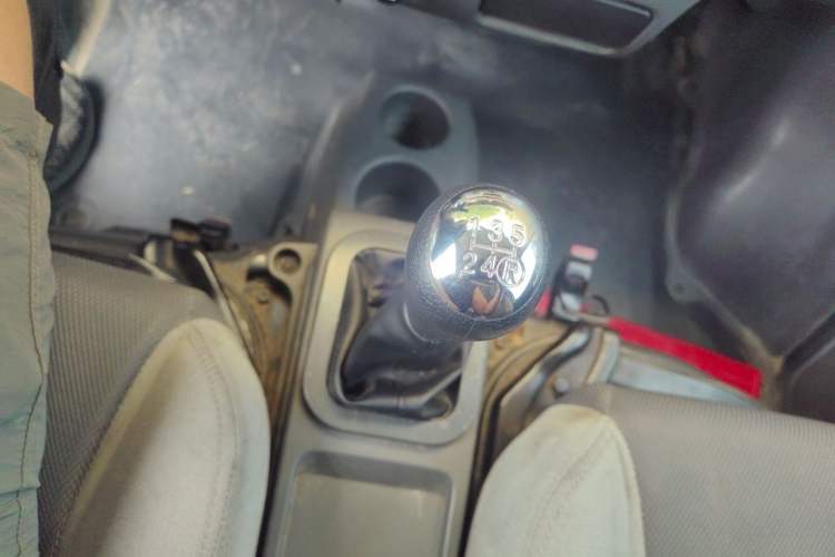 Used Dongfeng Xiaokang K05S 2019 1.2L Practical Version China VI Standard DK12 Gear Lever
