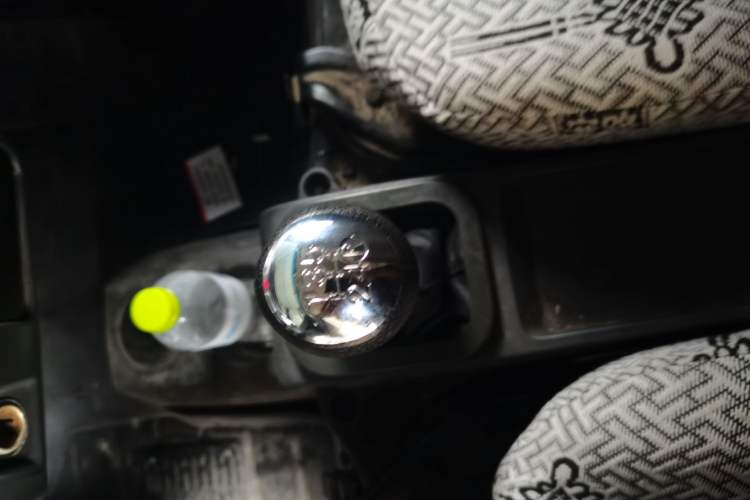 Used Dongfeng Xiaokang K05S 2019 1.2L Practical Version China VI Standard DK12 Gear Lever