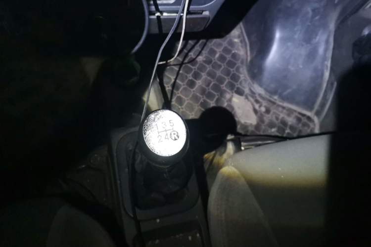 Used Dongfeng Xiaokang K05S 2019 1.2L Practical Version China VI Standard DK12 Gear Lever