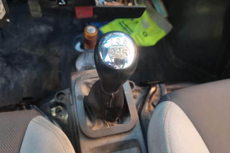 Used Dongfeng Xiaokang K05S 2019 1.2L Practical Version China VI Standard DK12 Gear Lever