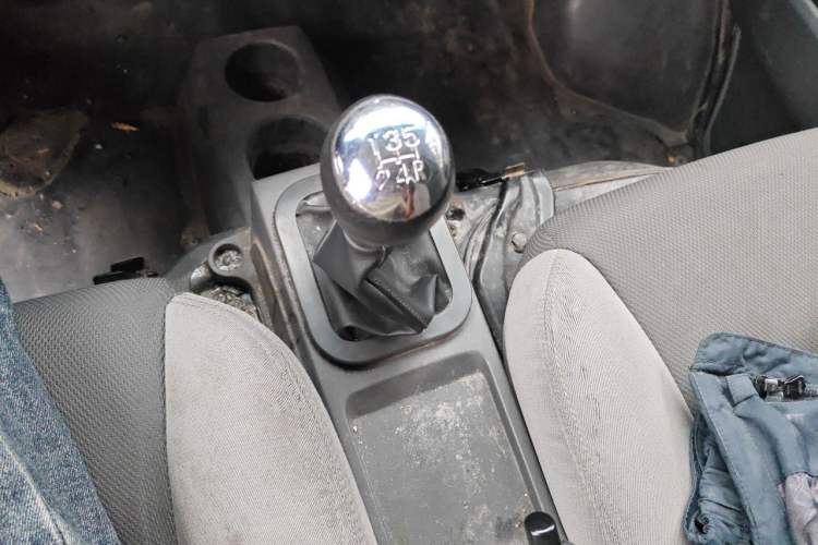 Used Dongfeng Xiaokang K05S 2019 1.2L Practical Version China VI Standard DK12 Gear Lever