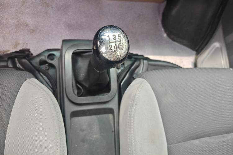 Used Dongfeng Xiaokang K05S 2019 1.2L Practical Version China VI Standard DK12 Gear Lever