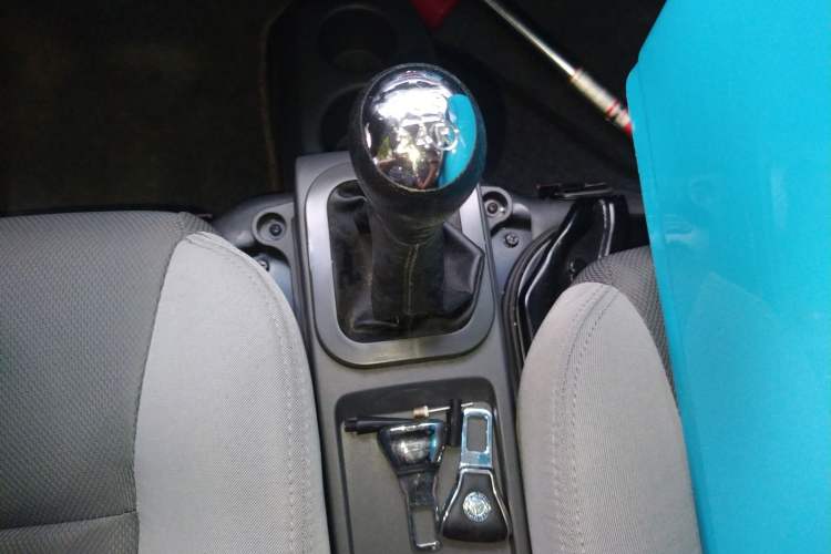 Used Dongfeng Xiaokang K05S 2019 1.2L Practical Version China VI Standard DK12 Gear Lever