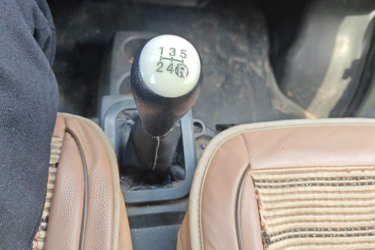 Used Dongfeng Xiaokang K05S 2019 1.2L Practical Version China VI Standard DK12 Gear Lever