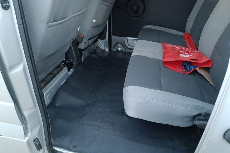 Used Dongfeng Xiaokang K05S 2019 1.2L Practical Version China VI Standard DK12 Interior 2