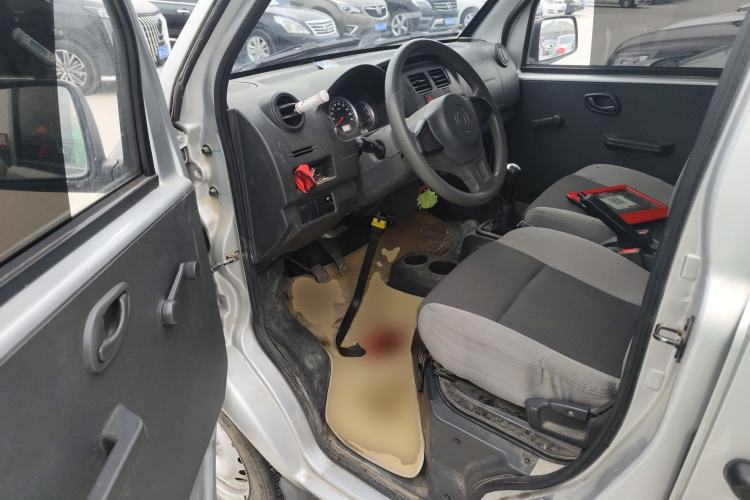 Used Dongfeng Xiaokang K05S 2019 1.2L Practical Version China VI Standard DK12 Interior 3