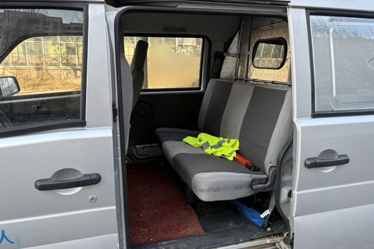 Used Dongfeng Xiaokang K05S 2019 1.2L Practical Version China VI Standard DK12 Interior 4