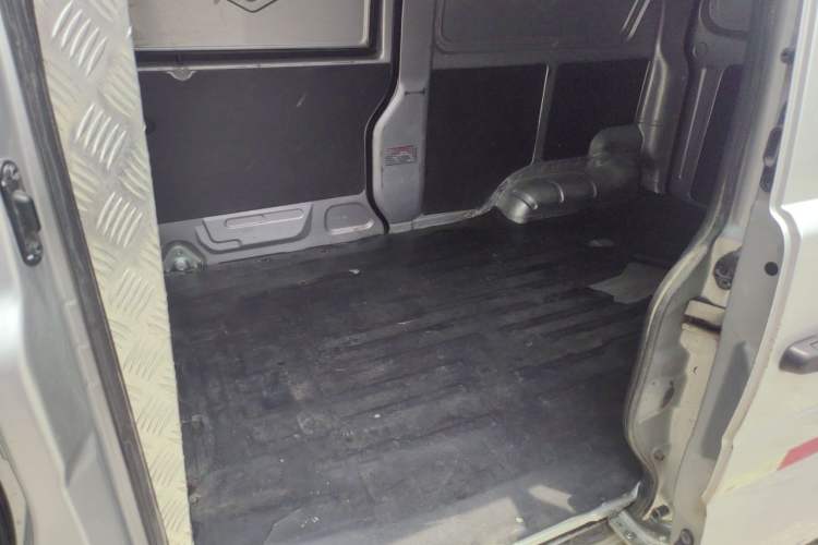 Used Dongfeng Xiaokang K05S 2019 1.2L Practical Version China VI Standard DK12 Left Rear Seat