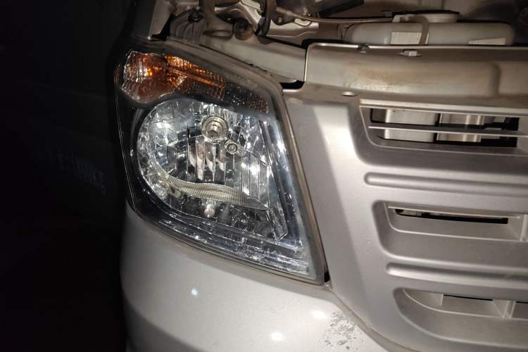 Used Dongfeng Xiaokang K05S 2019 1.2L Practical Version China VI Standard DK12 Right Front Headlight