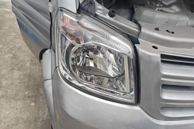 Used Dongfeng Xiaokang K05S 2019 1.2L Practical Version China VI Standard DK12 Right Front Headlight
