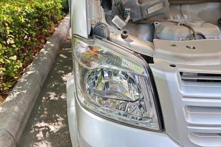 Used Dongfeng Xiaokang K05S 2019 1.2L Practical Version China VI Standard DK12 Right Front Headlight
