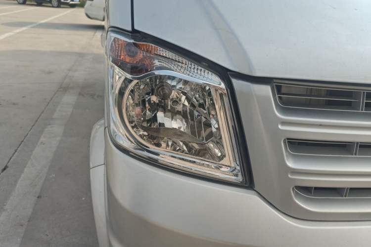 Used Dongfeng Xiaokang K05S 2019 1.2L Practical Version China VI Standard DK12 Right Front Headlight