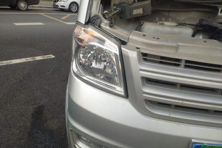 Used Dongfeng Xiaokang K05S 2019 1.2L Practical Version China VI Standard DK12 Right Front Headlight