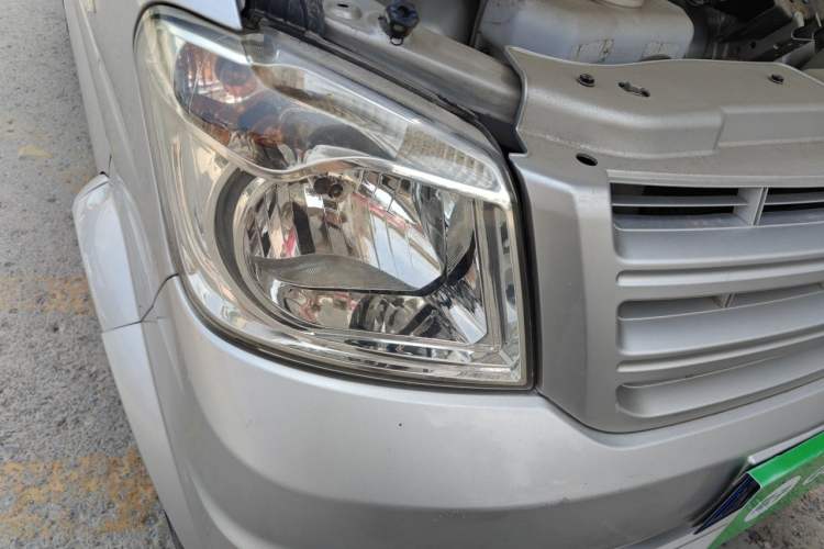 Used Dongfeng Xiaokang K05S 2019 1.2L Practical Version China VI Standard DK12 Right Front Headlight