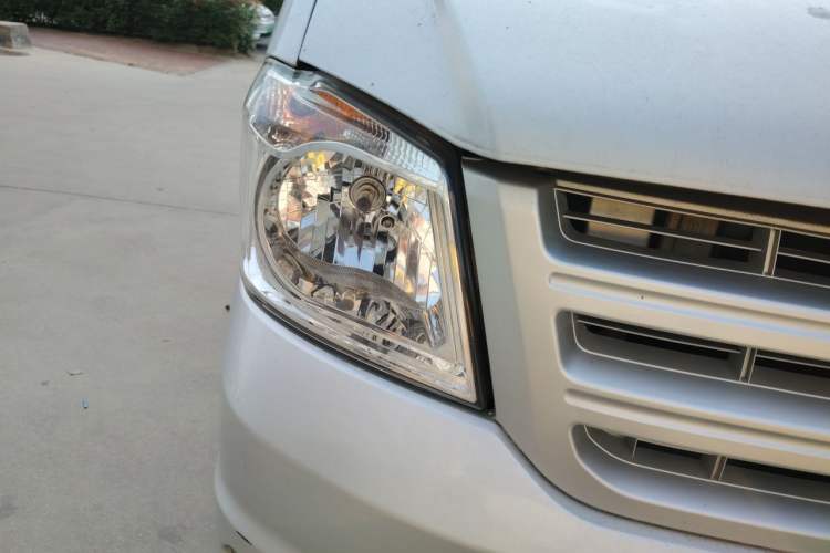 Used Dongfeng Xiaokang K05S 2019 1.2L Practical Version China VI Standard DK12 Right Front Headlight
