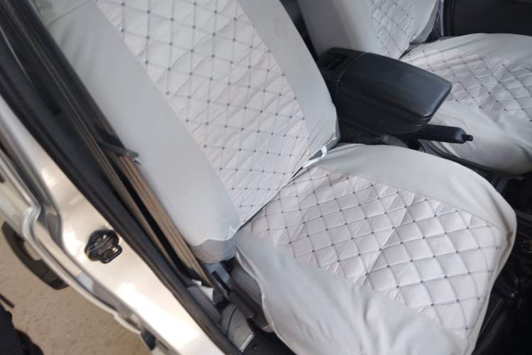 Used Dongfeng Xiaokang K05S 2019 1.2L Practical Version China VI Standard DK12 Right Front Seat