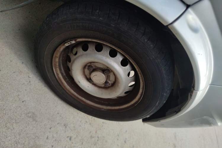 Used Dongfeng Xiaokang K05S 2019 1.2L Practical Version China VI Standard DK12 Right Front Wheel Hub