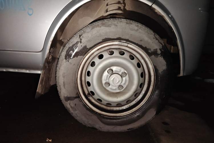 Used Dongfeng Xiaokang K05S 2019 1.2L Practical Version China VI Standard DK12 Right Front Wheel Hub