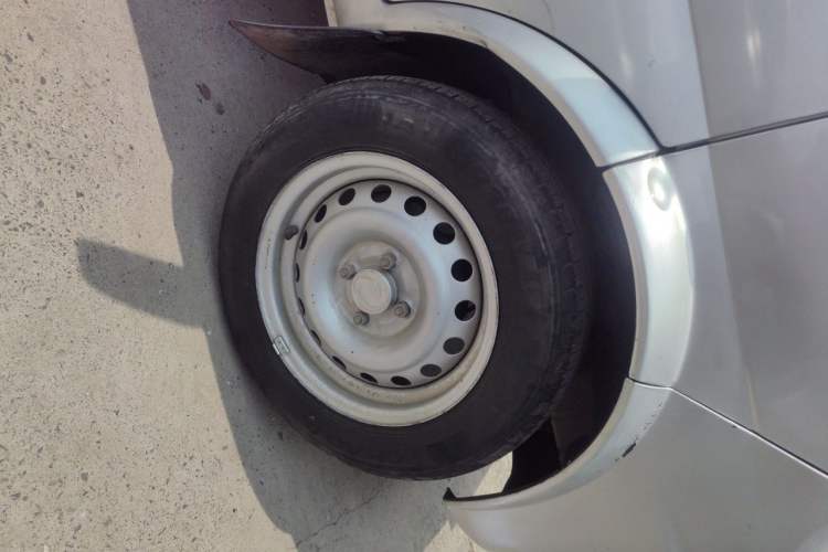 Used Dongfeng Xiaokang K05S 2019 1.2L Practical Version China VI Standard DK12 Right Front Wheel Hub