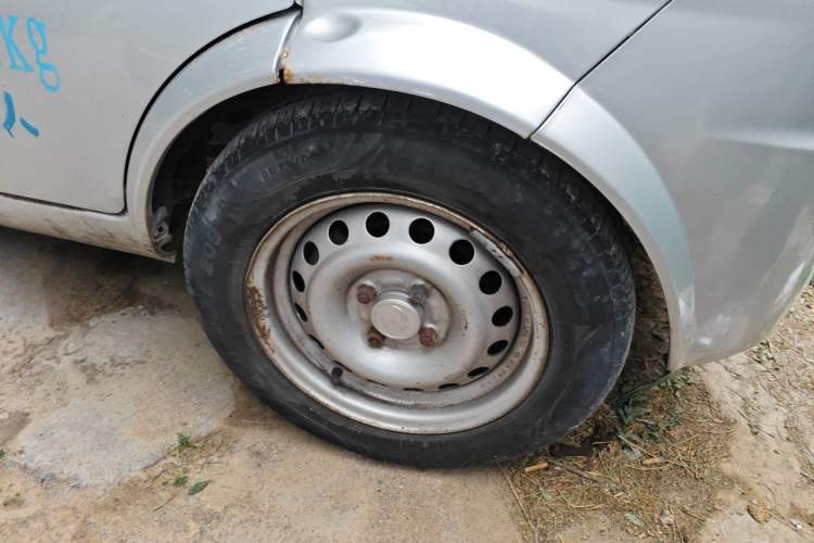 Used Dongfeng Xiaokang K05S 2019 1.2L Practical Version China VI Standard DK12 Right Front Wheel Hub