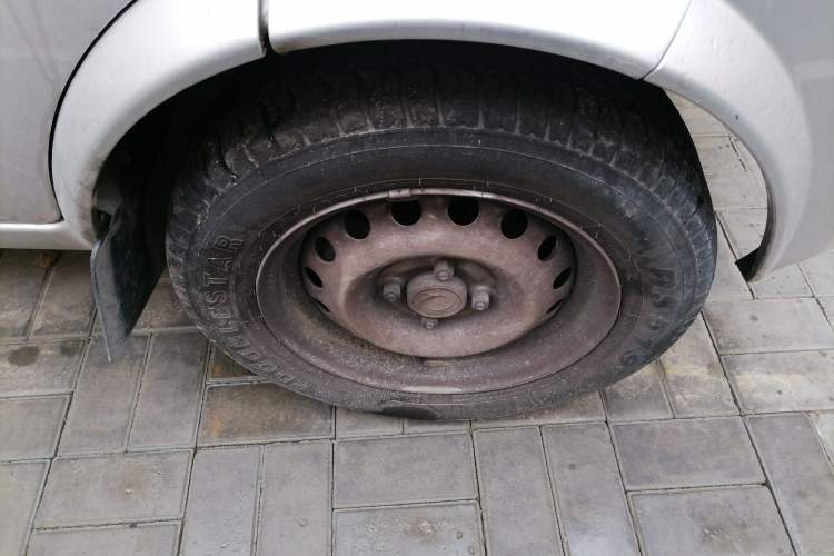 Used Dongfeng Xiaokang K05S 2019 1.2L Practical Version China VI Standard DK12 Right Front Wheel Hub