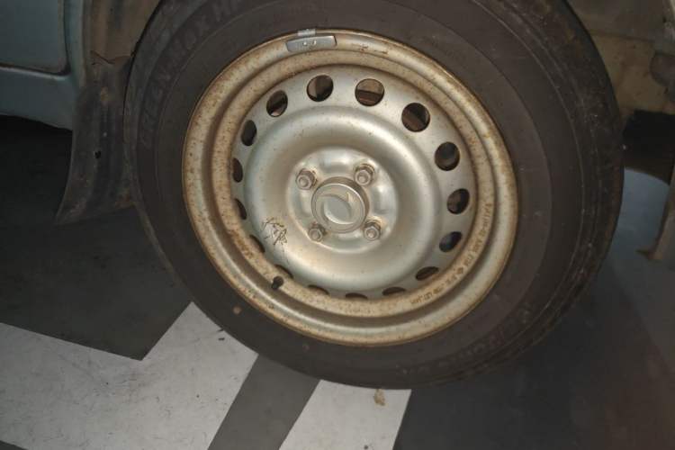 Used Dongfeng Xiaokang K05S 2019 1.2L Practical Version China VI Standard DK12 Right Front Wheel Hub