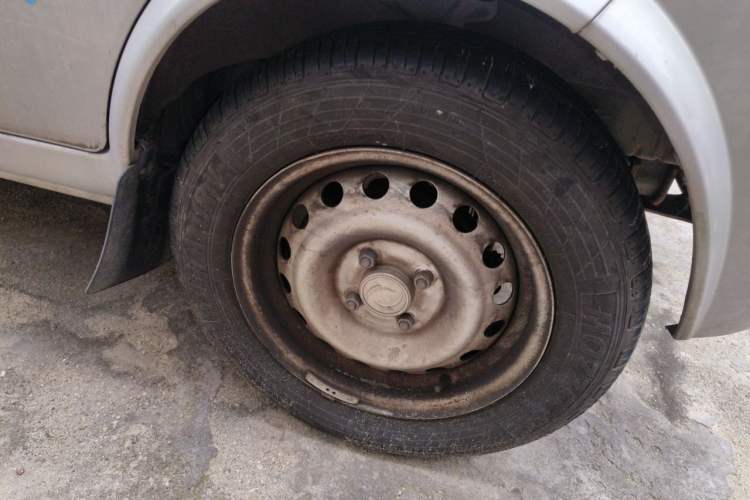 Used Dongfeng Xiaokang K05S 2019 1.2L Practical Version China VI Standard DK12 Right Front Wheel Hub